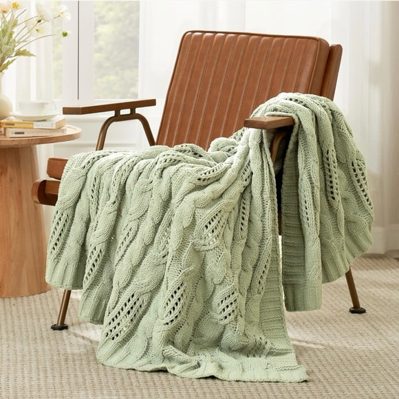 Amélie Home Cable Knitted, Chenille Chunky Knit Throw Blanket, 50 x 60 - NWT - Picture 1 of 8